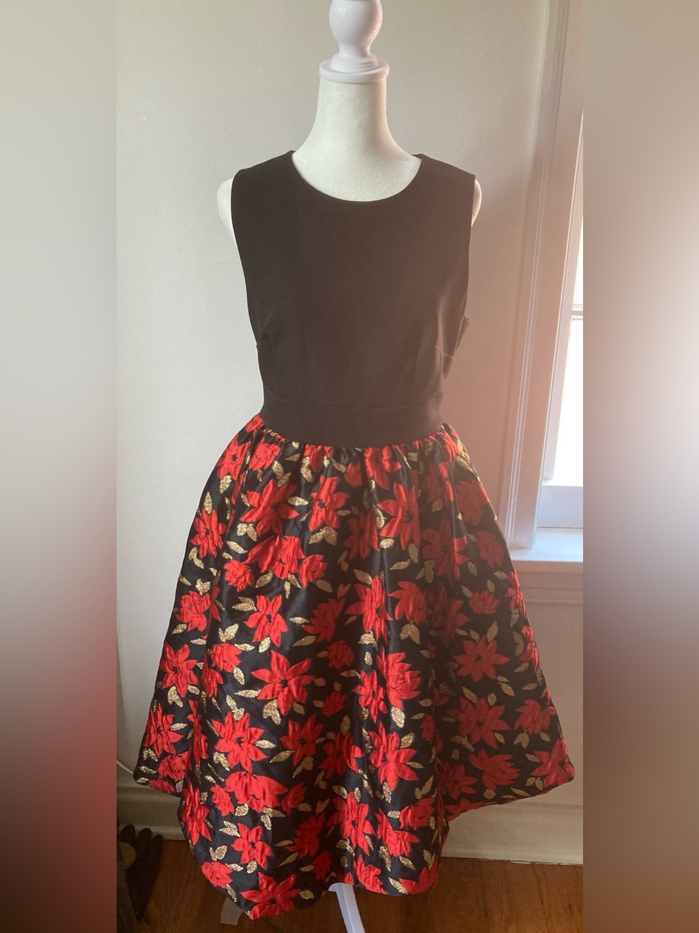 💃 Waist 31” Kate Spade Winter Blooms Brocade Black with Red & Gold Floral Dress